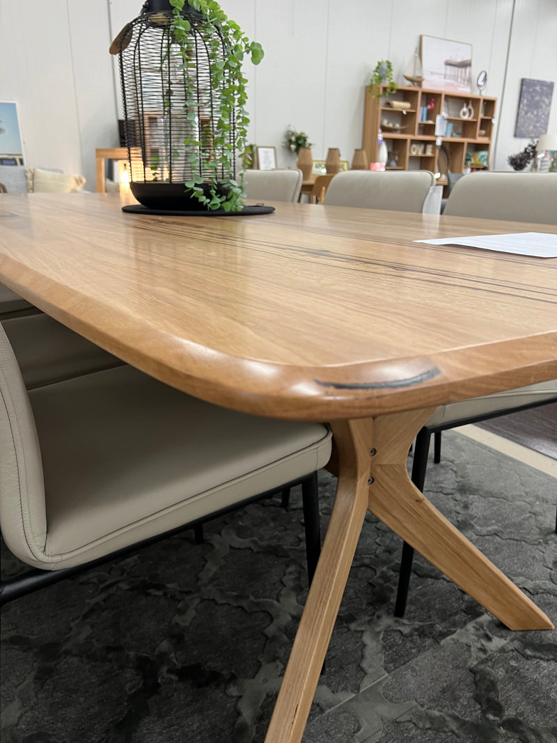 Derwent Dining Table - Full House Furniture