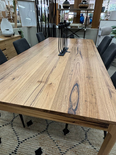 Alessa Dining Table